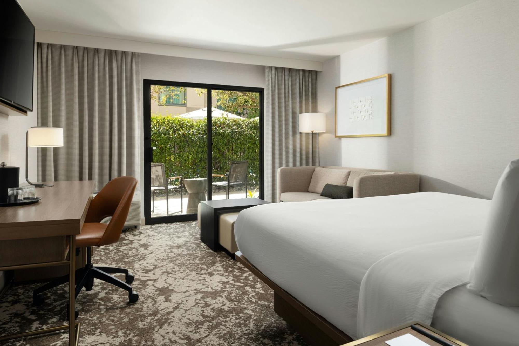 Courtyard By Marriott Los Angeles Pasadena Old Town Exterior photo