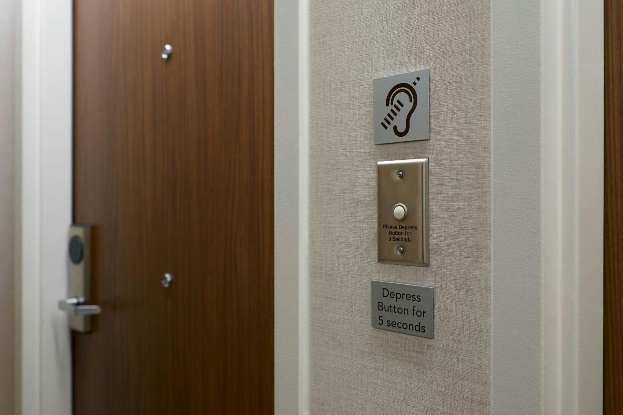Courtyard By Marriott Los Angeles Pasadena Old Town Exterior photo