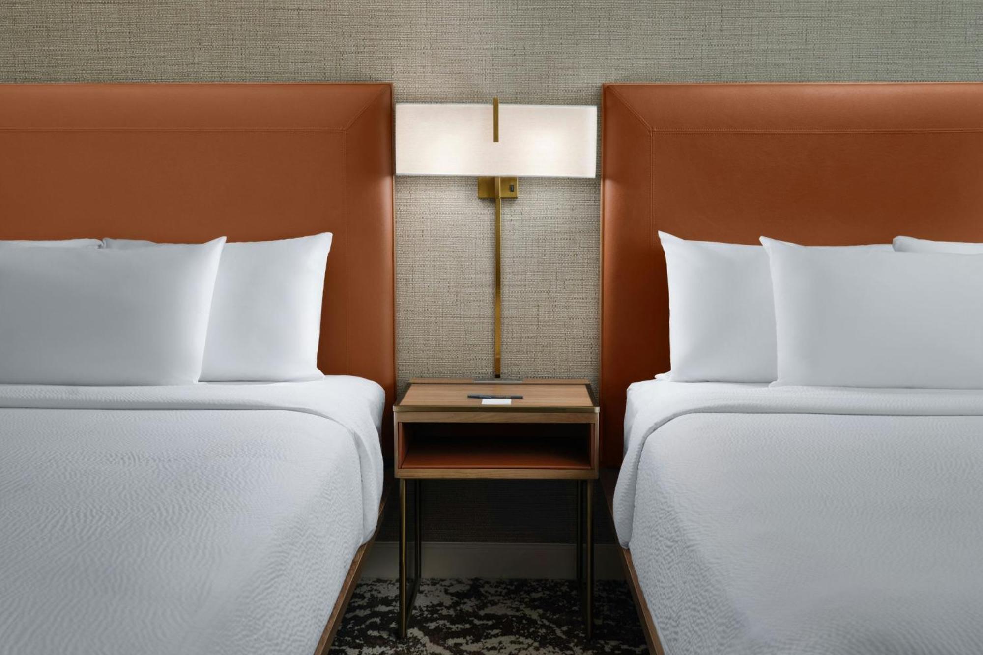 Courtyard By Marriott Los Angeles Pasadena Old Town Exterior photo