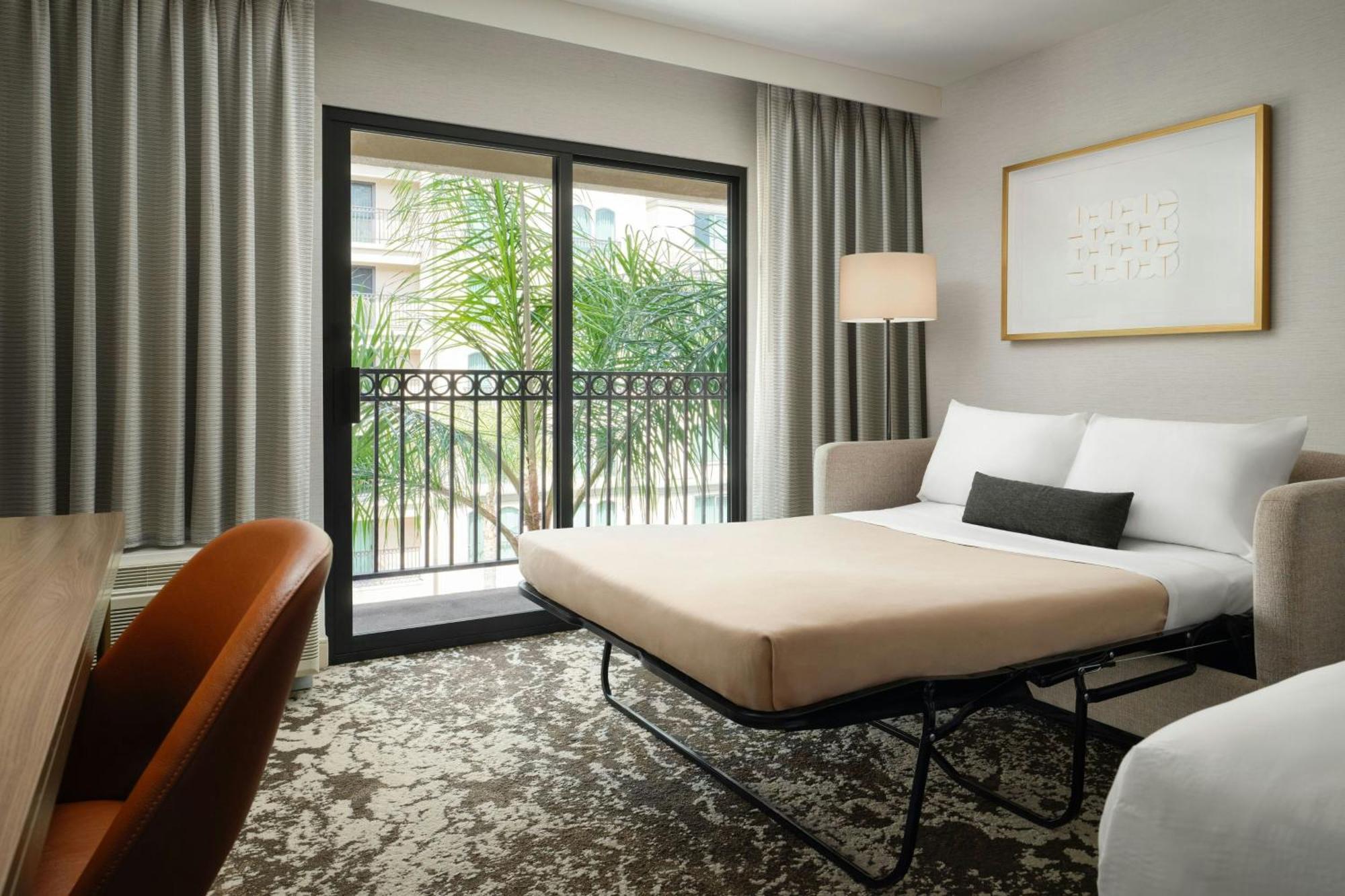 Courtyard By Marriott Los Angeles Pasadena Old Town Exterior photo