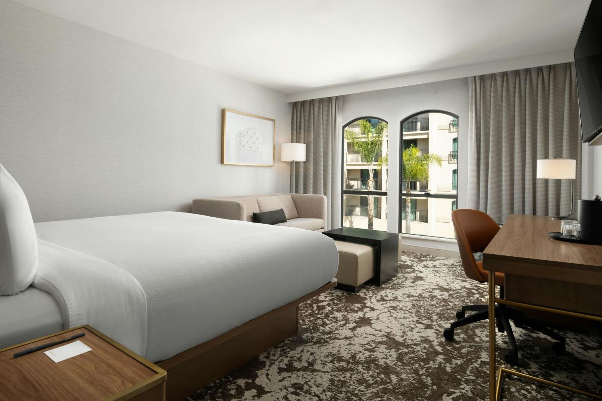 Courtyard By Marriott Los Angeles Pasadena Old Town Exterior photo