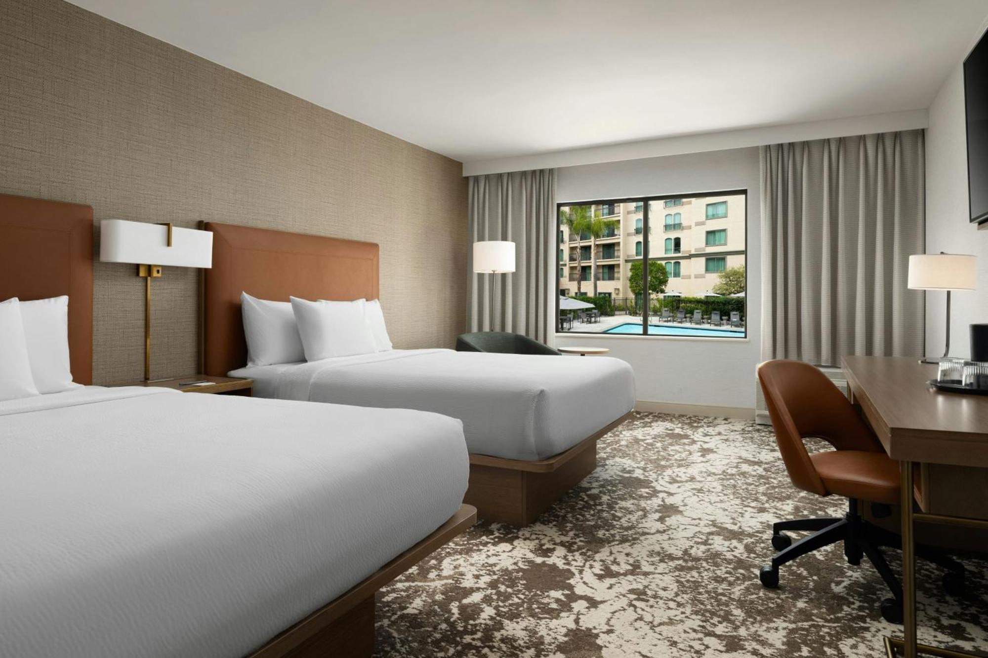 Courtyard By Marriott Los Angeles Pasadena Old Town Exterior photo