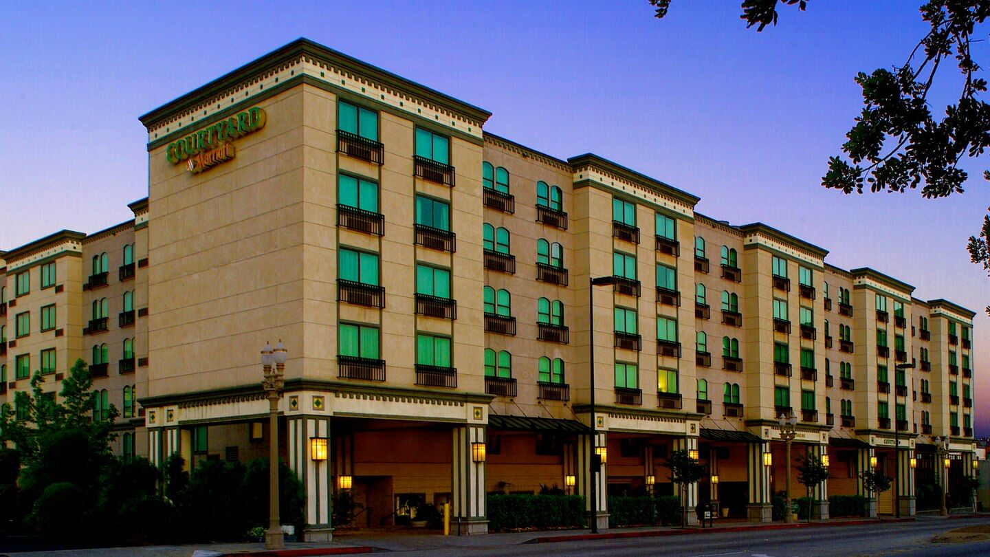 Courtyard By Marriott Los Angeles Pasadena Old Town Exterior photo