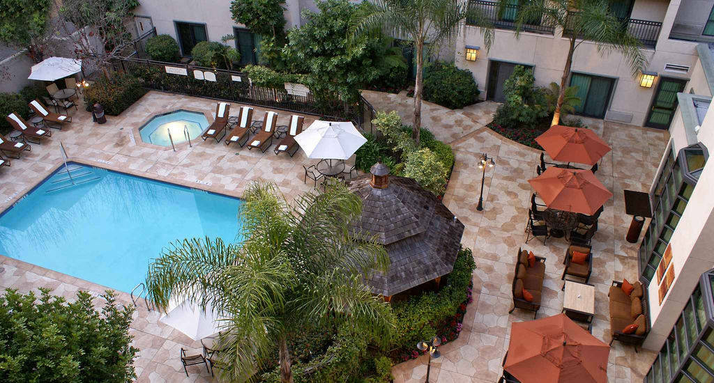 Courtyard By Marriott Los Angeles Pasadena Old Town Exterior photo