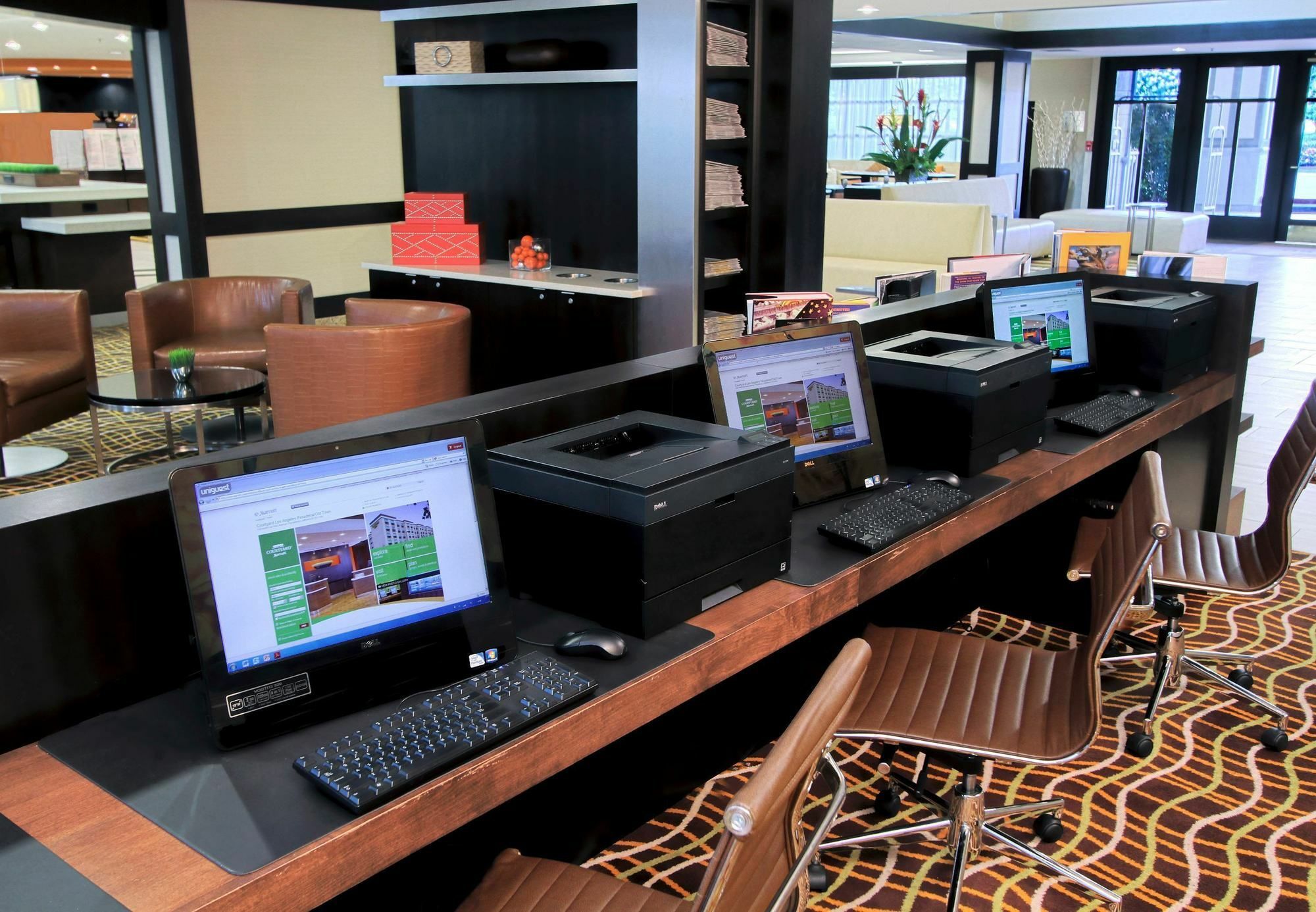 Courtyard By Marriott Los Angeles Pasadena Old Town Exterior photo